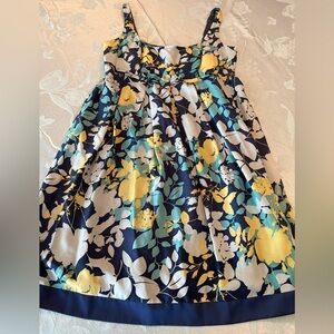 BCBG Paris 100% Silk Layered Flowy Knee Length Baby Doll Dress - size 6